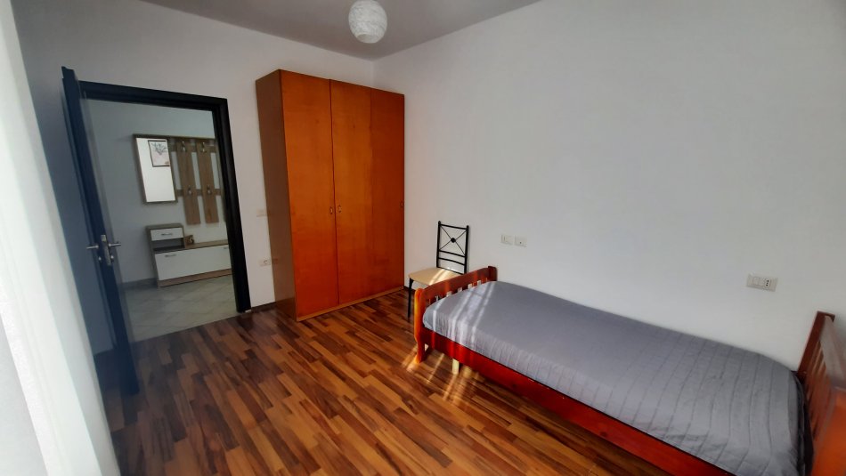 Tirane, jepet me qera nga Pronari, pa-komision Vile 2+1+Ballkon Kati 2, 100 m² 650 € (Rruga Hamid Shijaku)