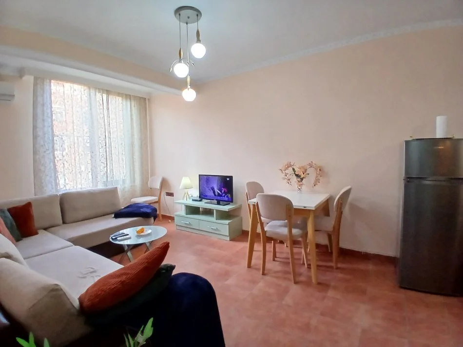 Tirane, jepet me qera apartament 1+1 Kati 2, 60 m² 550 € (Selvia)