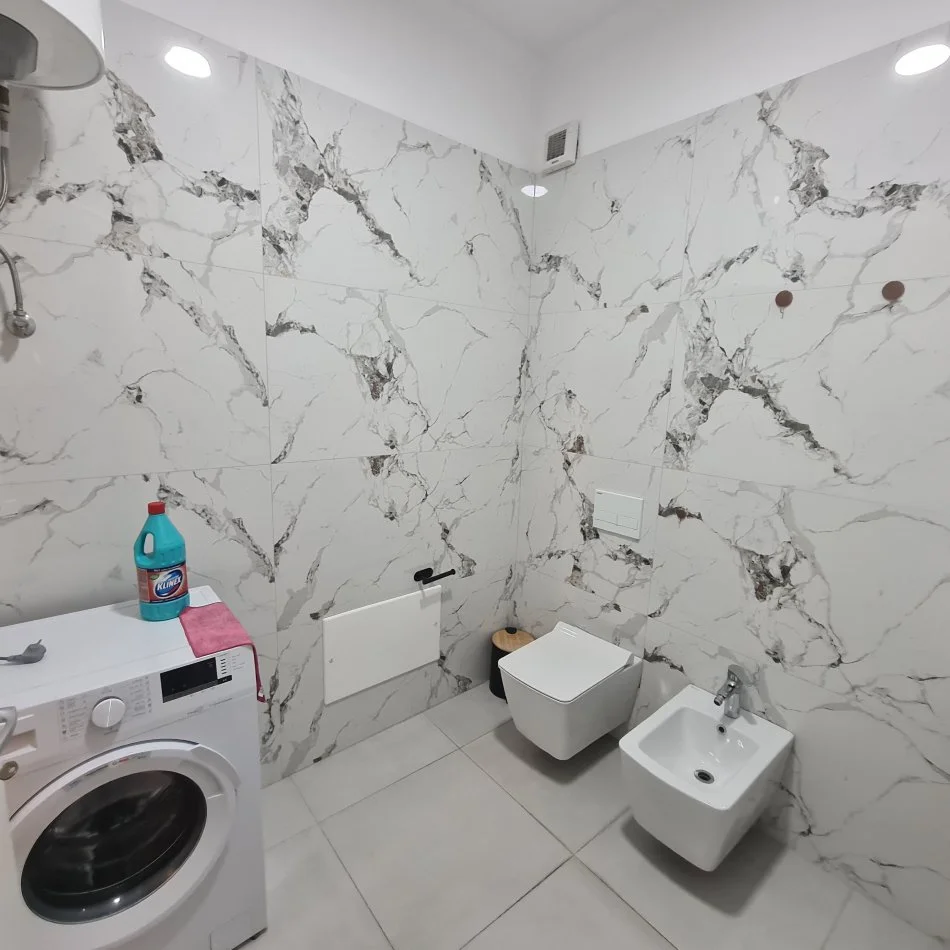 Yzberisht-Grand Gallery/jap 2+1 te mobiluar, 500 €