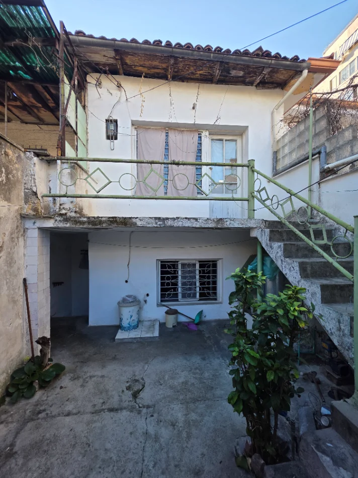 Tirane, shitet shtepi private , (Rruga Dervish Hekali)