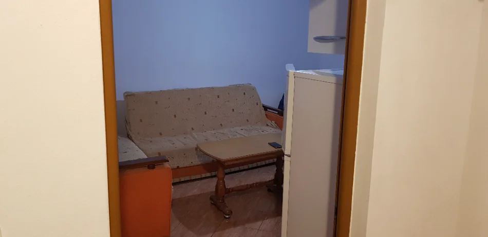 Tirane, jepet me qera shtepi 1+1 Kati 1, 70 m² 300 € (Zija kambo)