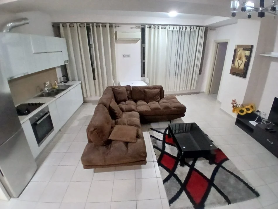 Tirane, jepet me qera apartament 2+1 Kati 2, 80 m² 600 € (Spar)