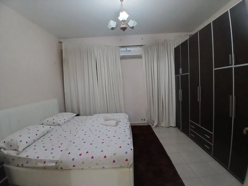 Tirane, jepet me qera apartament 2+1 Kati 2, 80 m² 600 € (Spar)