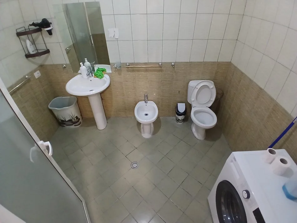 Tirane, jepet me qera apartament 2+1 Kati 2, 80 m² 600 € (Spar)