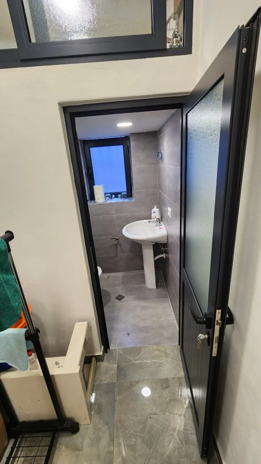 Tirane, shitet , 490.000 € 