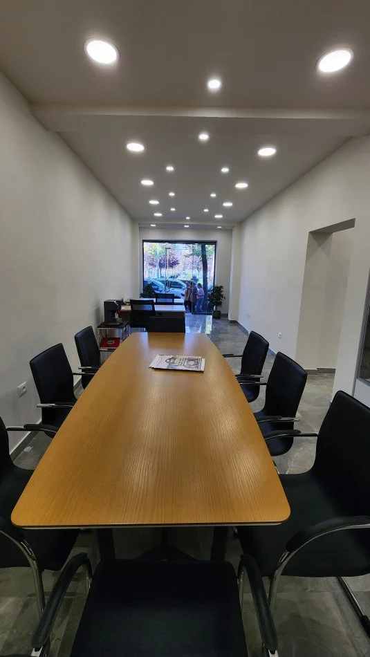 Tirane, shitet , 490.000 € 