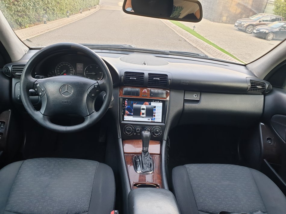 Tirane, shitet makine Mercedez benz Nafte, gri metalizato automatik Kondicioner 220.366 km 4.500 €