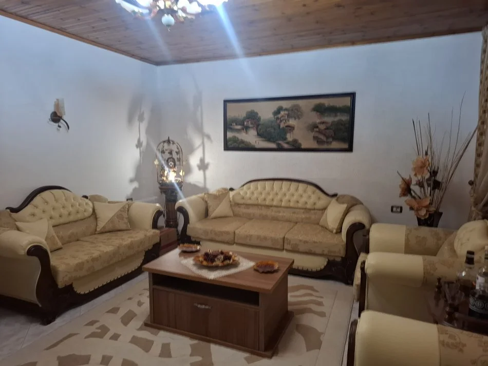 Gjirokaster, shitet shtepi 3 Katshe Kati 3, (Dunavat)