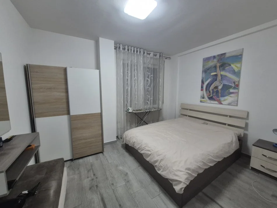 Tirane, jepet me qera apartament 1+1+Ballkon Kati 3, 60 m² 600 € (Rruga Besim Daja)
