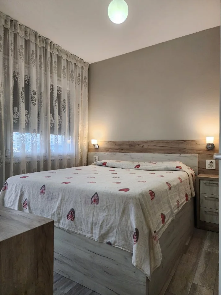 Tirane, jepet me qera apartament 2+1+Ballkon Kati 6, 600 € 