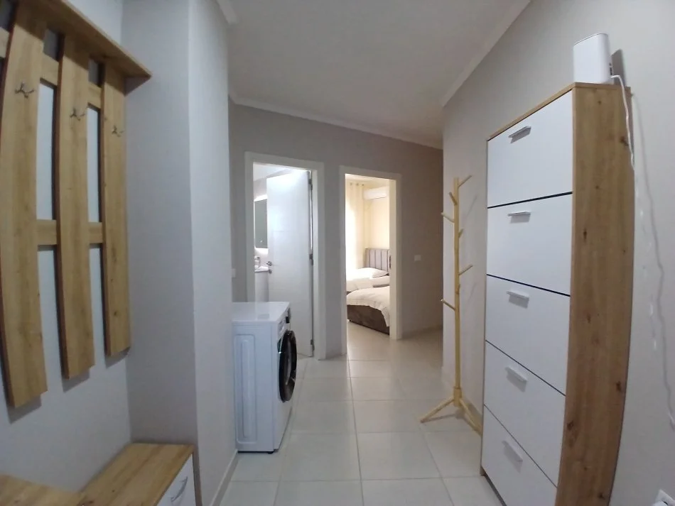 Tirane, jepet me qera apartament 2+1+Ballkon Kati 5, 90 m² 750 € (Mine peza)