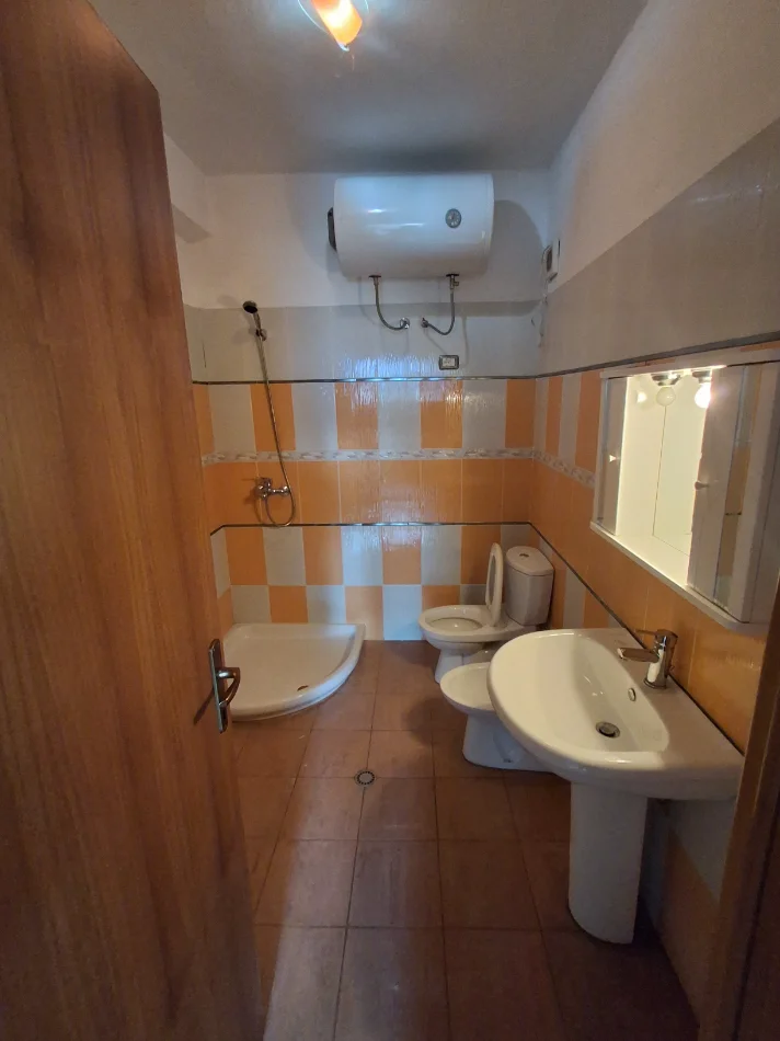 Tirane, shes apartament 1+1+Ballkon, Rruga Besim Alla, Yzberisht, Kati 6, 75 m² 122.000 €