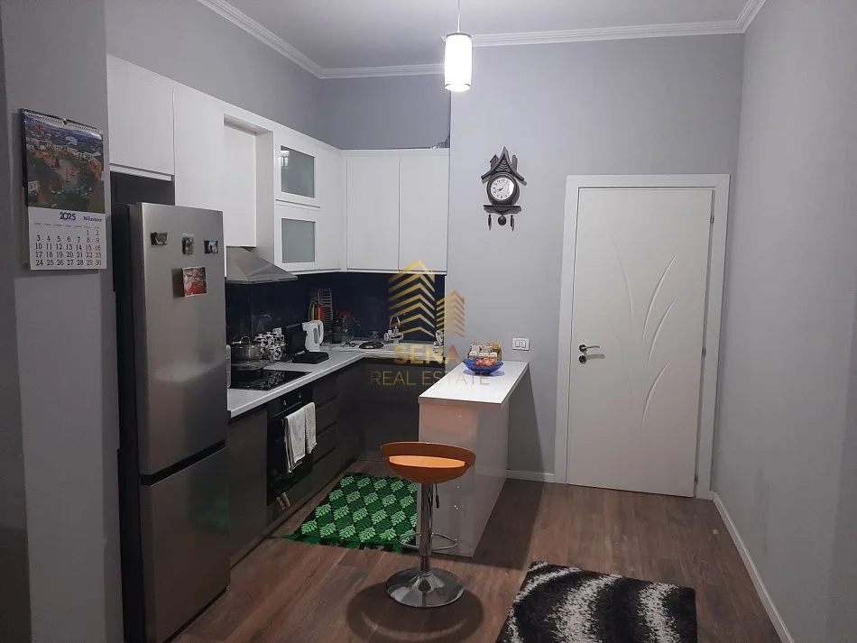 Tirane, shitet apartament 2+1 Kati 2, 92 m² 146.000 € (Fresk)