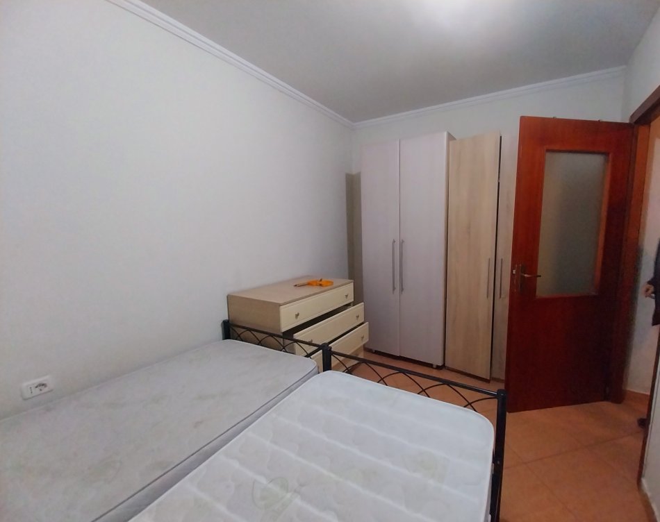 Tirane, jepet me qera apartament 1+1+Aneks+Ballkon Kati 4, 57 m² 410 € (Blv Gjergj Fishta Qëndër)