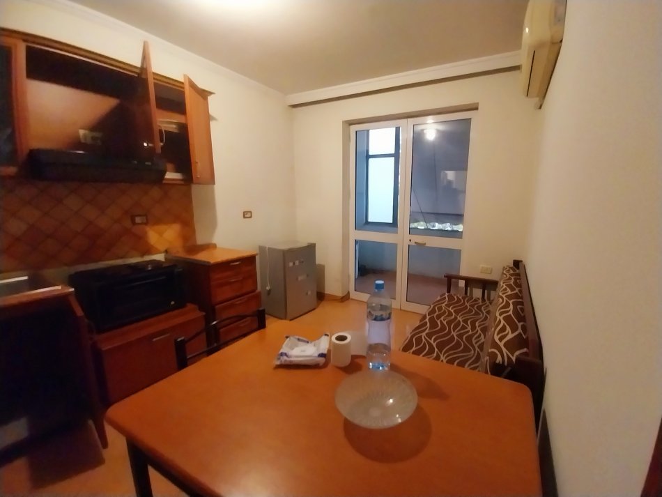 Tirane, jepet me qera apartament 1+1+Aneks+Ballkon Kati 4, 57 m² 410 € (Blv Gjergj Fishta Qëndër)