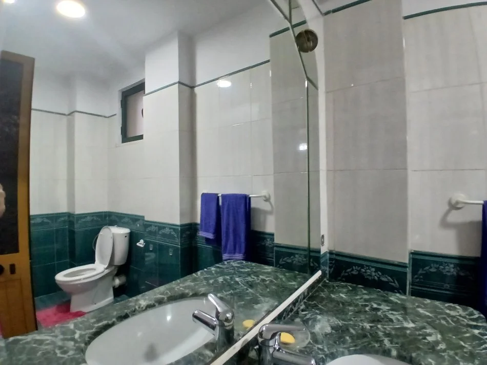 Tirane, jepet me qera apartament 2+1+Ballkon Kati 4, 120 m² 630 € (Rruga e kavajes)