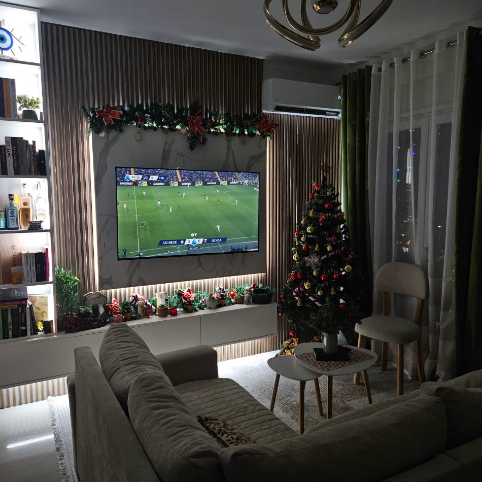 jap me qera apartament 2+1+Ballkon Kati 5, 83 m² 600 € (Rruga Vllazerimi , tek ish sheshi Shqiponja Pallati : Vajza me peja)