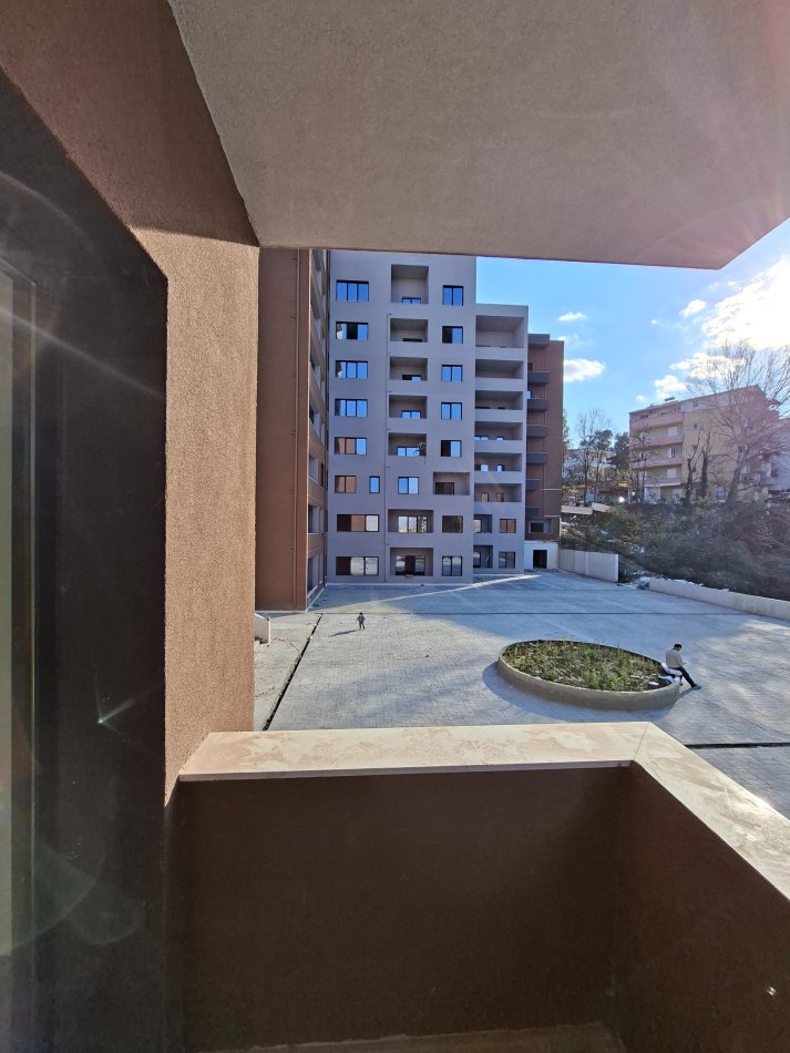 SHES APARTAMENT 2+1 RR.ELBASANIT  185.000 €