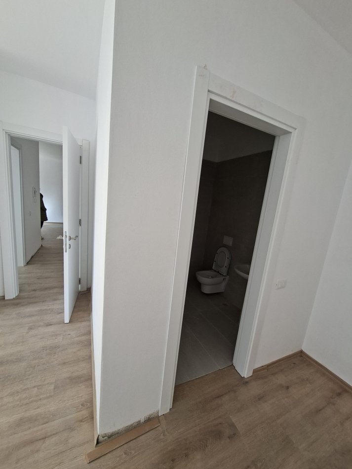 SHES APARTAMENT 2+1 RR.ELBASANIT  185.000 €
