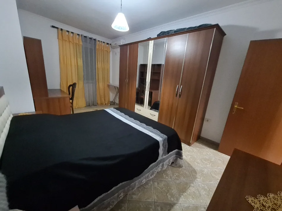 Tirane, jap me qera apartament 2+1 Kati 2, 115 m² 660 mije leke (Rr. Don Bosko)