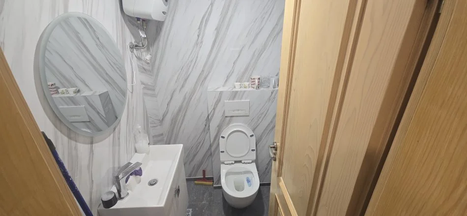 Tirane, jepet me qera ambjent biznesi Kati 0, 40 m² 300 € (Alajdin frasheri)