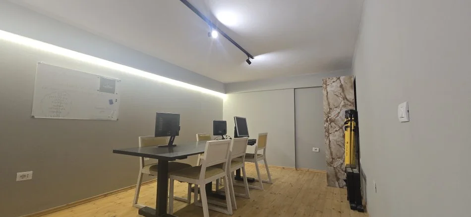 Tirane, jepet me qera ambjent biznesi Kati 0, 40 m² 300 € (Alajdin frasheri)