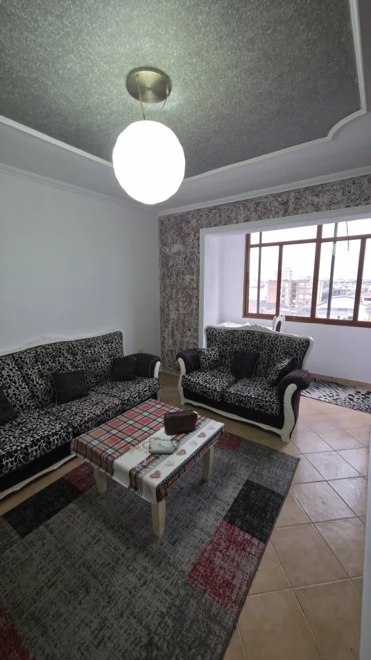 Lushnje, shitet apartament 1+1 Kati 5, 53 m² 