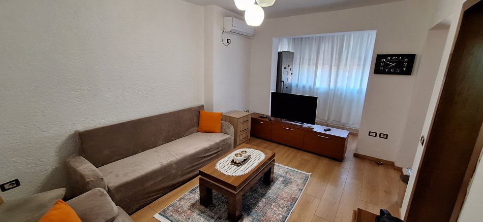Tirane, jepet me qera nga Pronari, pa-komision apartament 1+1 Kati 4, 380 € (Rruga Imer Ndregjoni)