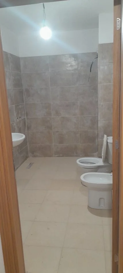 Tirane, shitet apartament 1+1 Kati 4, 1 m² 