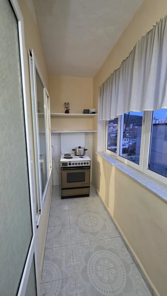 Lushnje, shitet apartament 1+1+Ballkon Kati 5, 54 m² 