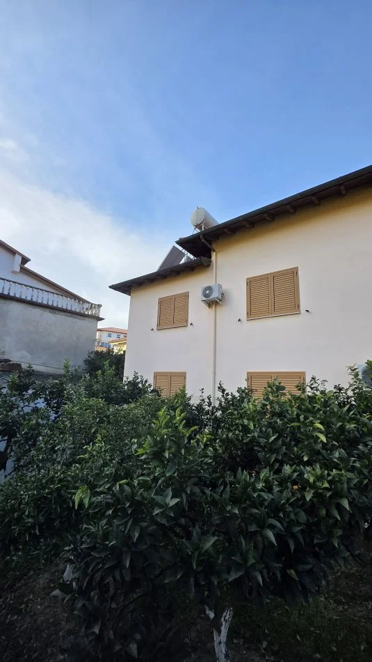 Lushnje, shitet Vile 2 Katshe Kati 0, 581 m² 200.000 € 