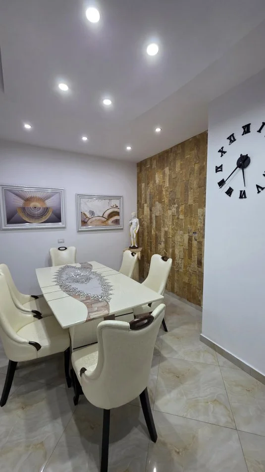 Lushnje, shitet apartament 2+1+Ballkon Kati 5, 123 m² 145.000 € 