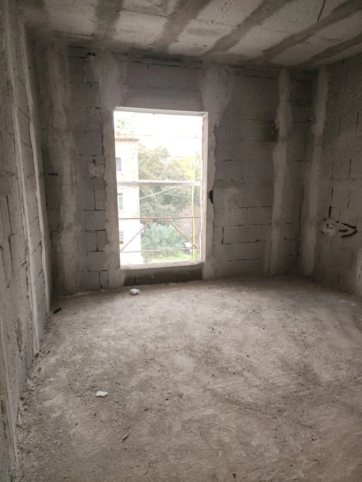 Tirane, shitet apartament 2+1+Aneks+Ballkon Kati 1, 100 m² 