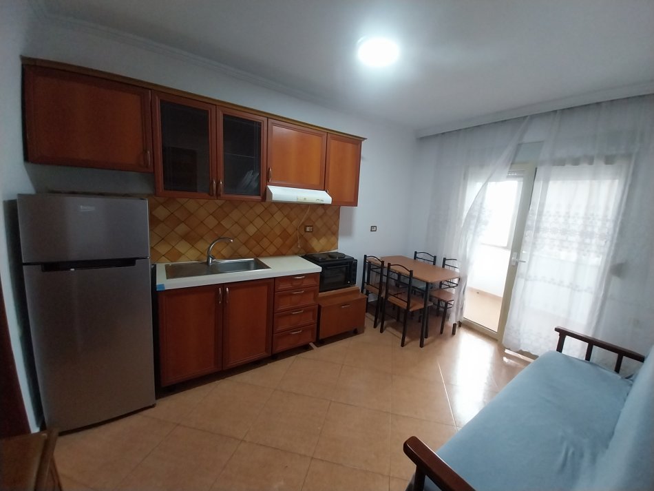 Tirane, jepet me qera apartament 1+1+Aneks+Ballkon Kati 4, 57 m² 410 € (Blv Gjergj Fishta Qëndër)
