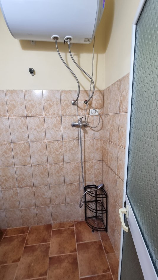 Tirane, jepet me qera garsonier , 250 € 