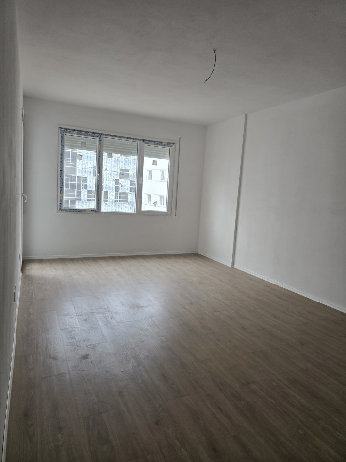 Tirane, shitet apartament 2+1+Ballkon Kati 3, 116 m² 100.000 € (KAMEZ)