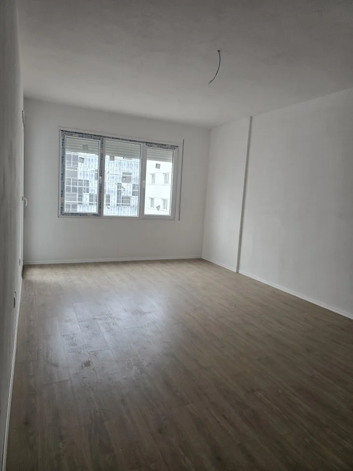 Tirane, shitet apartament 2+1+Ballkon Kati 3, 116 m² 100.000 € (KAMEZ)