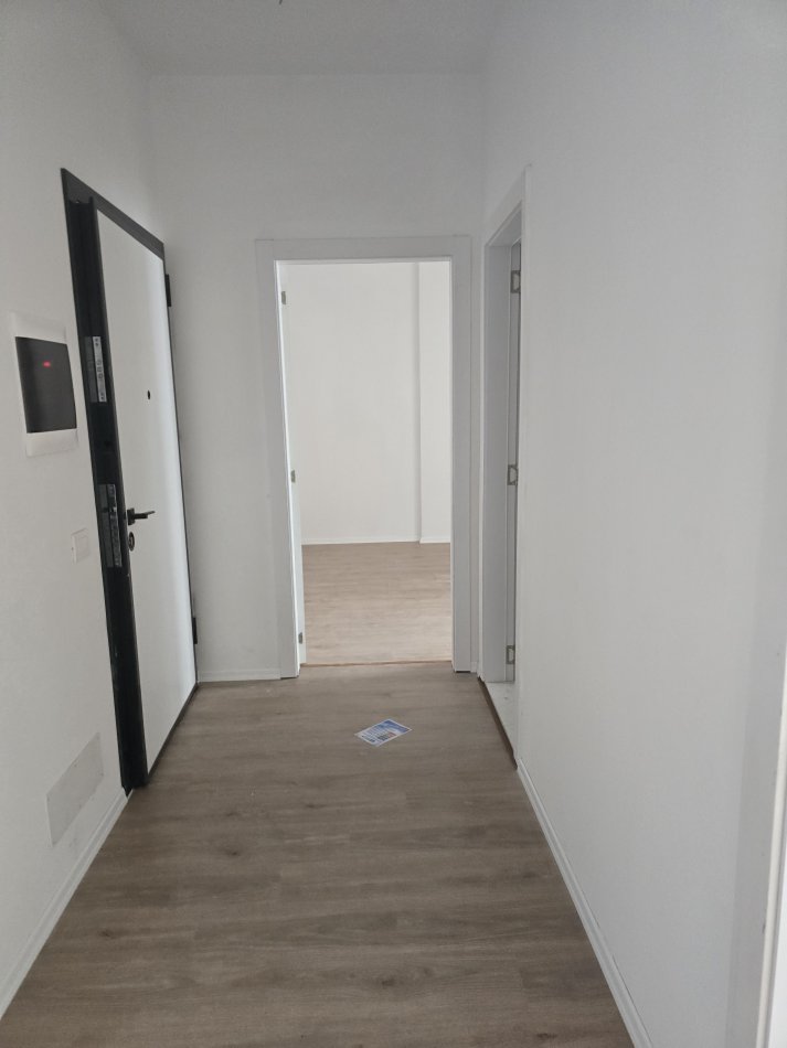 Tirane, shitet apartament 2+1+Ballkon Kati 3, 116 m² 100.000 € (KAMEZ)