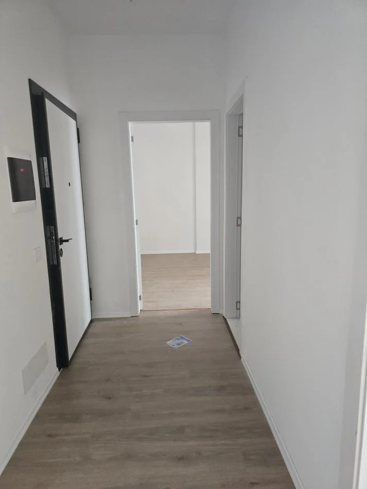 Tirane, shitet apartament 2+1+Ballkon Kati 3, 116 m² 100.000 € (KAMEZ)
