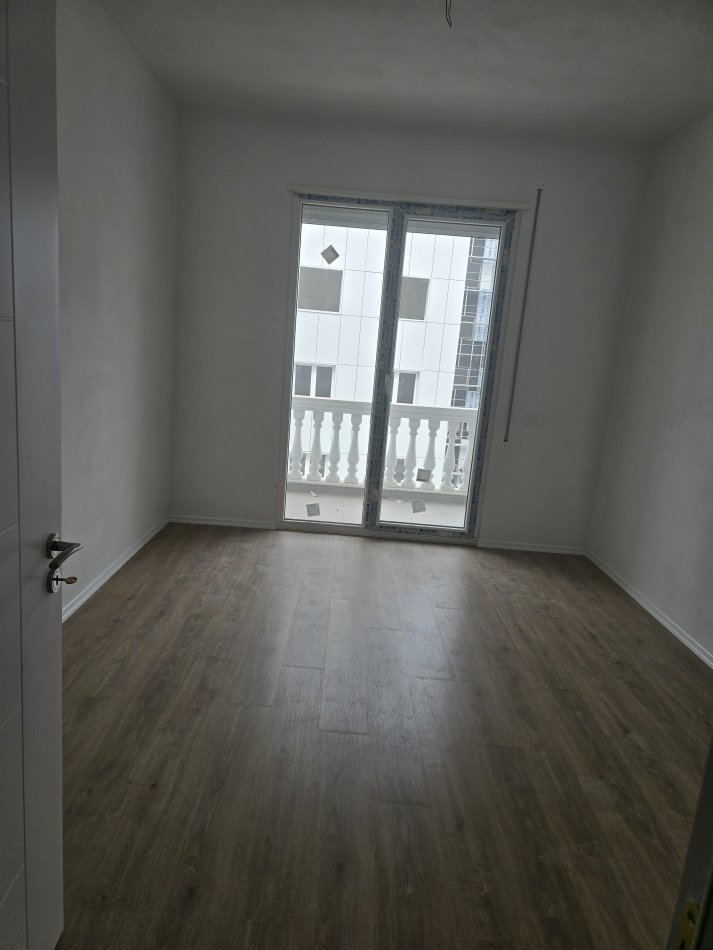 Tirane, shitet apartament 2+1+Ballkon Kati 3, 116 m² 100.000 € (KAMEZ)