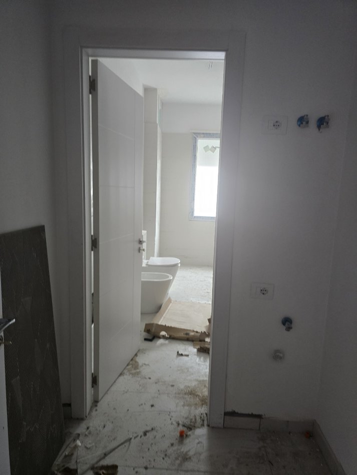 Tirane, shitet apartament 2+1+Ballkon Kati 3, 116 m² 100.000 € (KAMEZ)