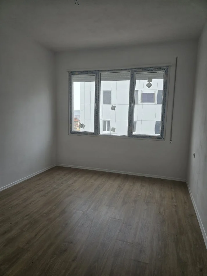 Tirane, shitet apartament 2+1+Ballkon Kati 3, 116 m² 100.000 € (KAMEZ)