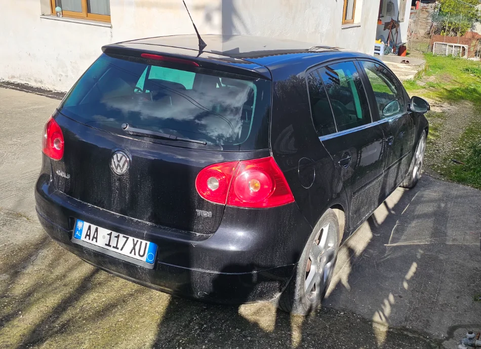 Fier, shes makine Golf V 2008 Nafte, e zeze manuale Kondicioner 270.000 km 3.500 €