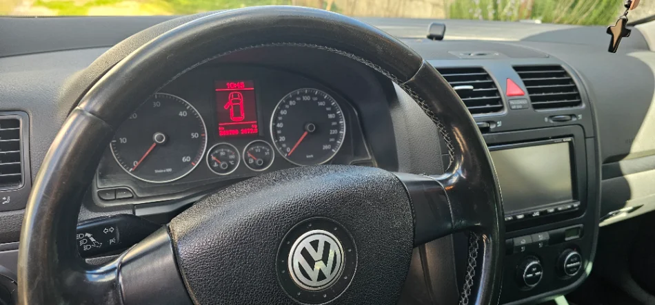 Fier, shes makine Golf V 2008 Nafte, e zeze manuale Kondicioner 270.000 km 3.500 €