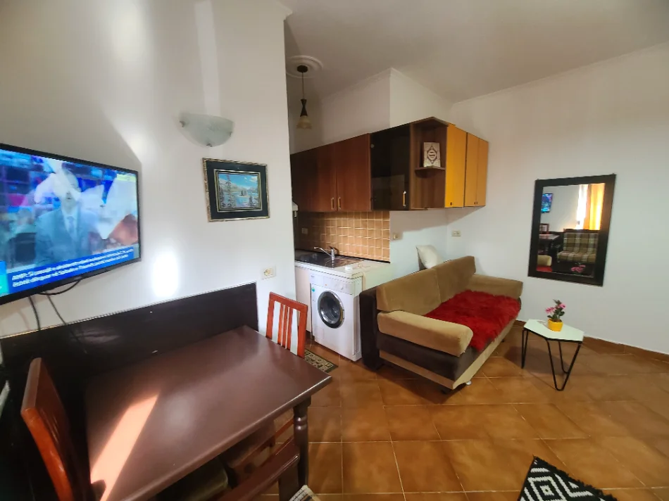 Tirane, jepet me qera garsonier 1+1 Kati 1, 40 m² 330 € (Rruga gjon mili)