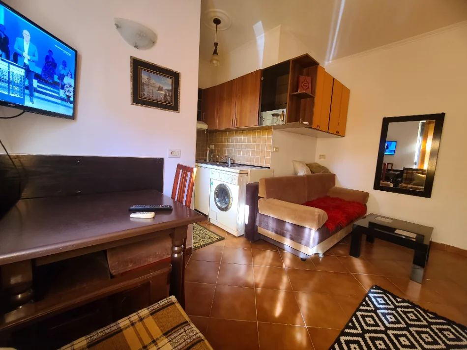 Tirane, jap me qera garsonier 1+1 Kati 1, 36 m² 330 € (Rruga gjon mili)