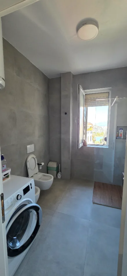 Tirane, jepet me qera apartament 2+1+Aneks+Ballkon Kati 4, 110 m² (Rruga peti)