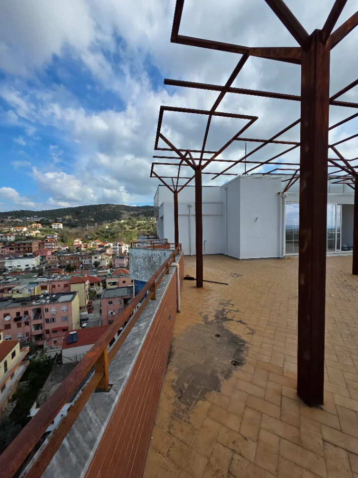 Lushnje, shitet apartament+verande | Penthouse 3+1+Aneks+Ballkon Kati 9, 480 m² 260.000 € 