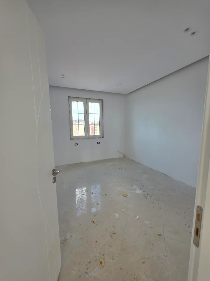 Lushnje, shitet apartament+verande | Penthouse 3+1+Aneks+Ballkon Kati 9, 480 m² 260.000 € 