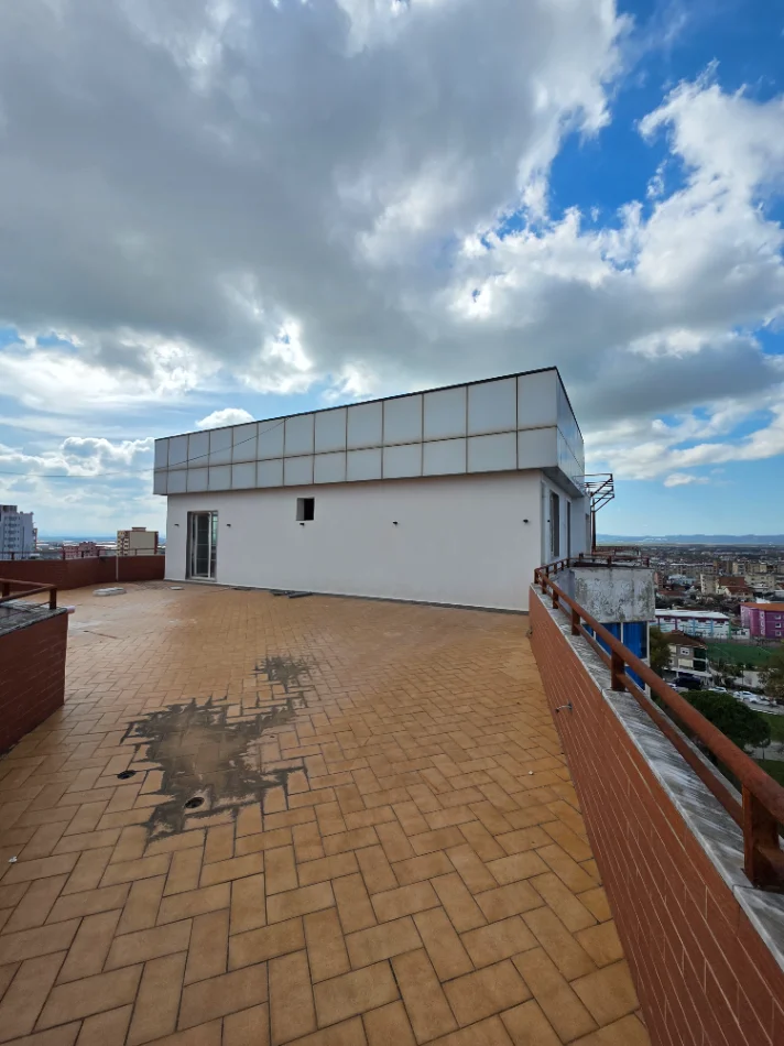 Lushnje, shitet apartament+verande | Penthouse 3+1+Aneks+Ballkon Kati 9, 480 m² 260.000 € 